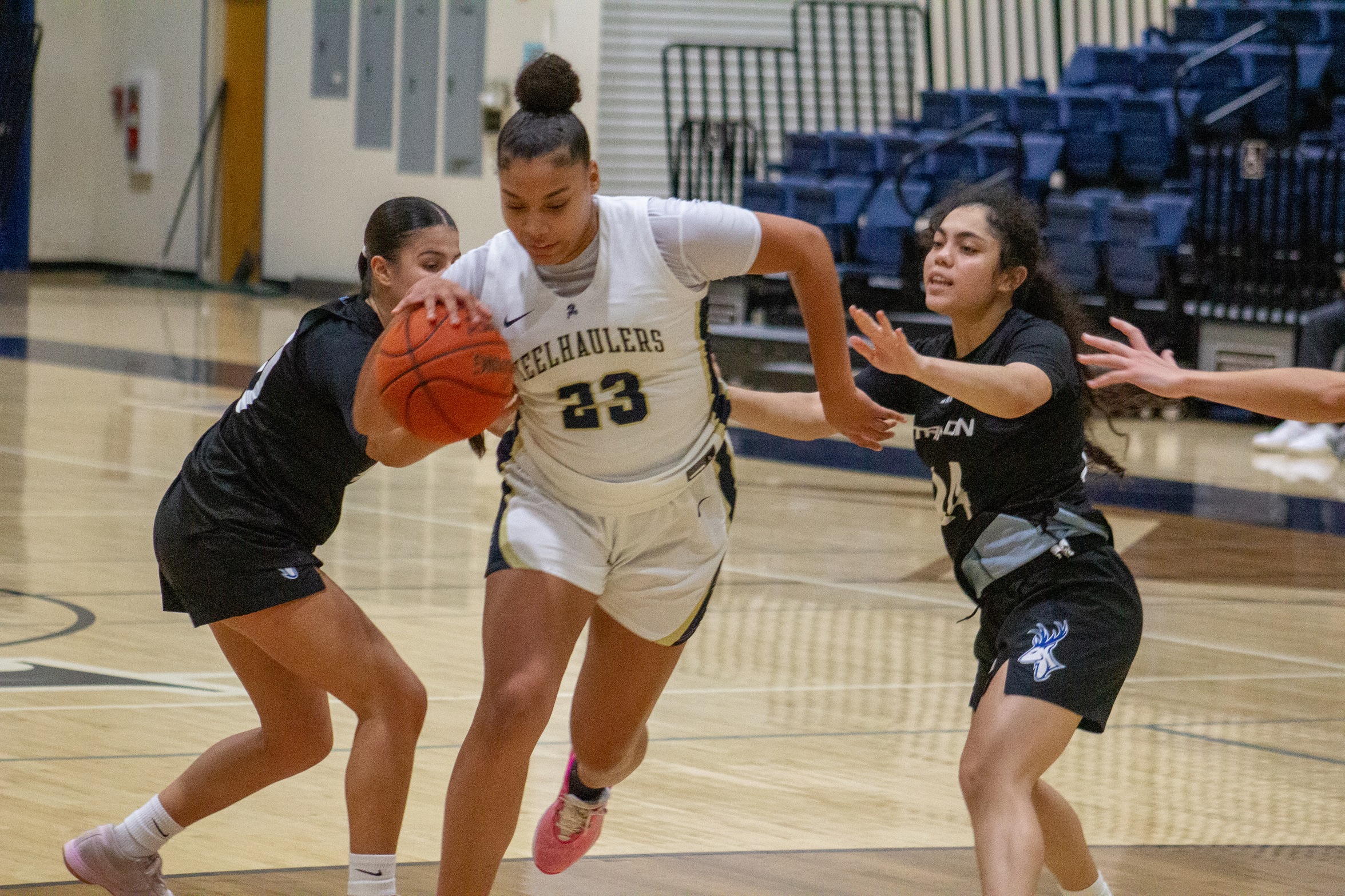Women's basketball sweeps season series vs. Stanton with OT win