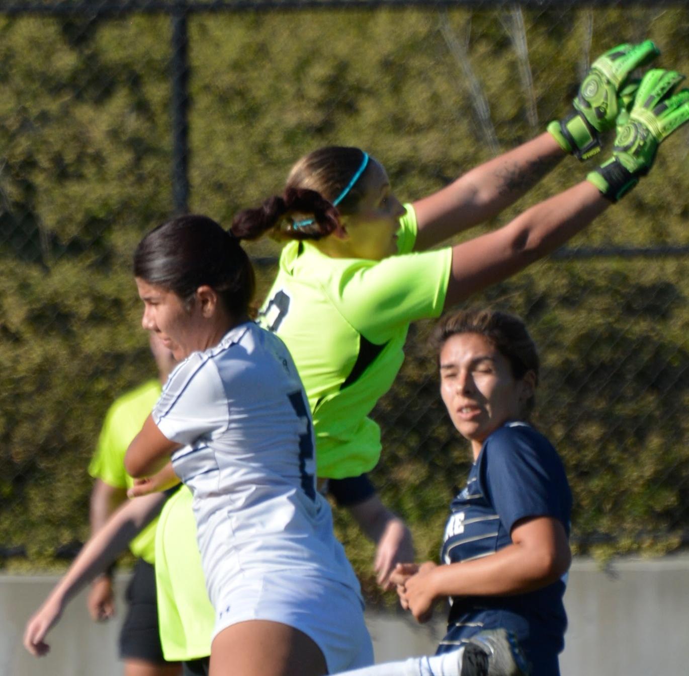 Women&rsquo;s soccer seeks series split at Simpson
